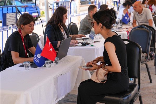 İş arayanlarla işverenler “Maltepe Kariyer Fuarı”nda buluştu