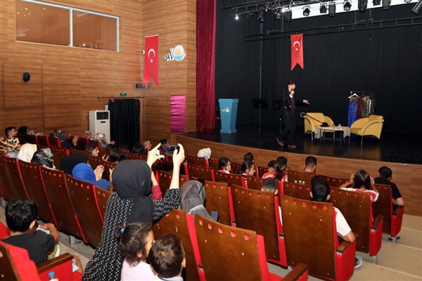 Van’da meddahlık geleneği sürüyor