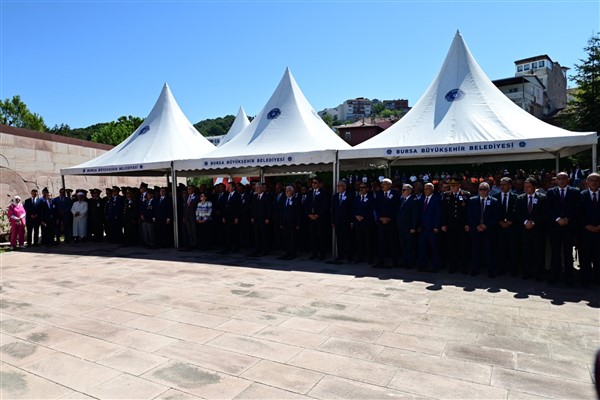 Celal Bayar kabri başında anıldı