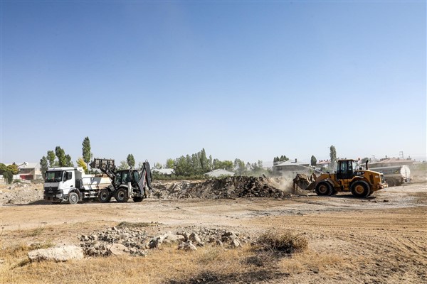 Van’da 1 ayda 9 bin 31 metreküp hafriyat temizlendi