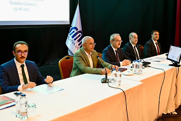 Malatya Valisi Yavuz sokak hayvanları projesi toplantısını yönetti