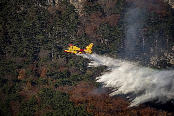 Çanakkale ve İzmir’deki yangınlar kontrol altına alındı