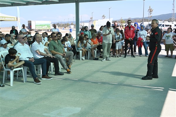 Türkiye’nin ilk astronotu Karacabey’de deneyimlerini paylaştı