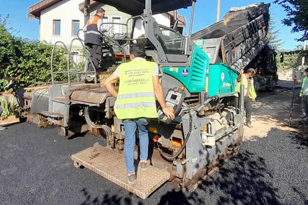 Trabzon’da yol çalışmaları sürüyor