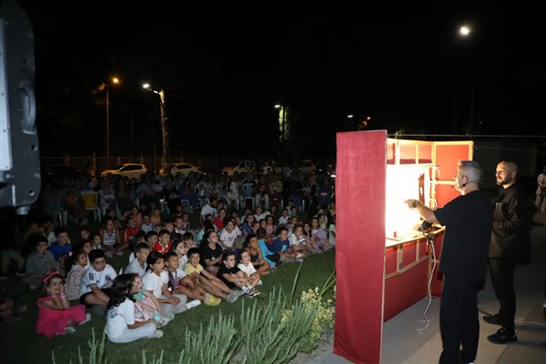 İnegöl’de Karagöz gölge oyunu sahnelendi