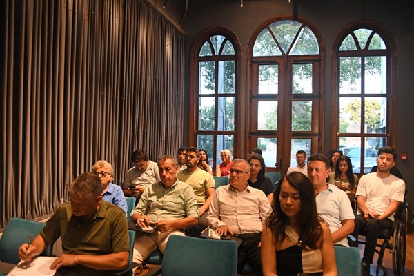 Osmangazi Belediyesi, girişimciler ile gençleri bir araya getiriyor