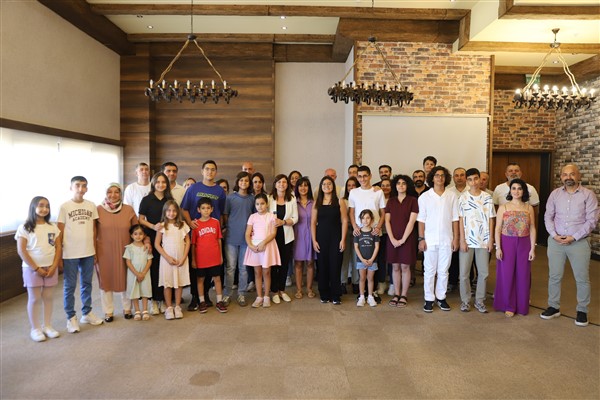 Eşbaşkan Bucak, LGS’den tam puan alan 10 öğrenci ile bir araya geldi