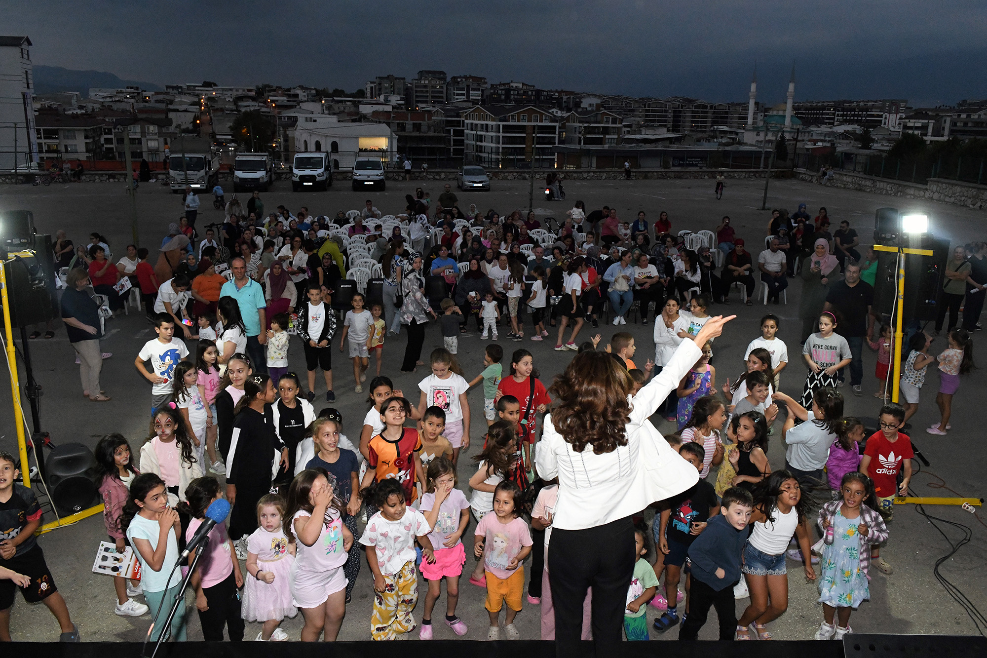 “Osmangazi’de Yaz Etkinliği” Yenibağlar ve Yunuseli mahallelerinde vatandaşlarla buluştu