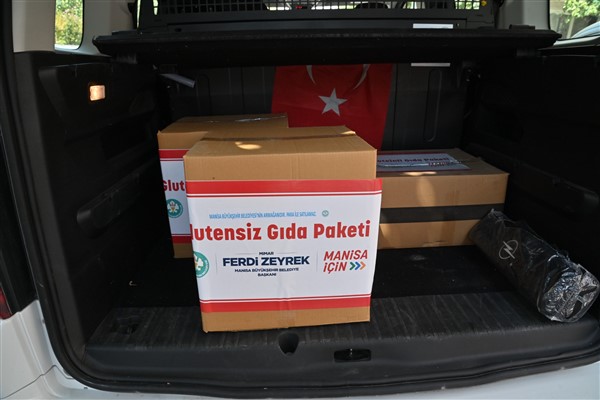 Manisa Büyükşehir Belediyesi’nden gıda kolisi desteği