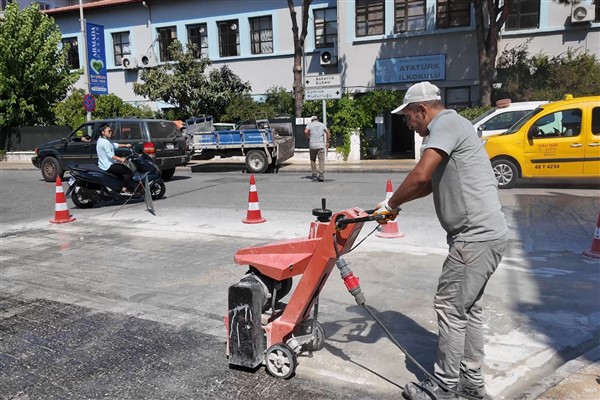 Marmaris Belediyesi’nden zemin freze çalışması