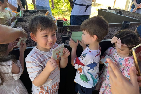 İzmir’de çocuklara doğadan sofraya tarım eğitimi