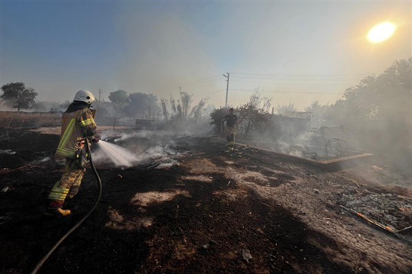 Menemen’deki ot yangını kontrol altına alındı