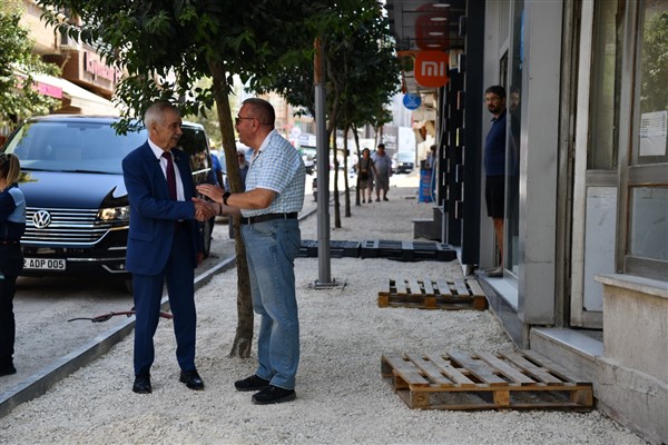 İsmet İnönü Caddesi’nde çalışmalar devam ediyor
