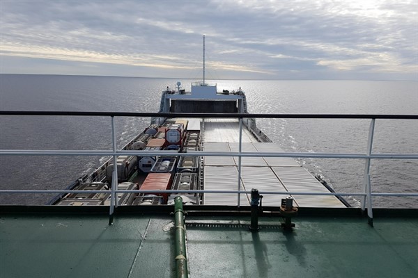 Boğazda arıza yapan kargo gemisi emniyetle demirletildi