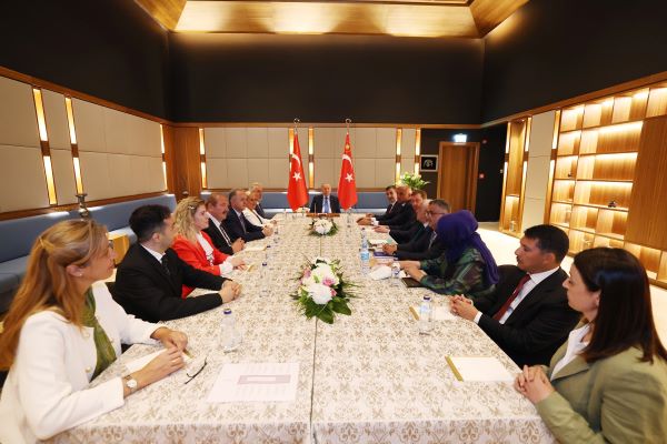 Cumhurbaşkanı Erdoğan, Sanat Politikaları Kurulu Üyeleri ile görüştü