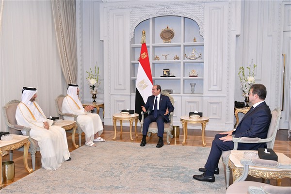 Katar Başbakanı Al Sani, Mısır Cumhurbaşkanı Sisi ile görüştü