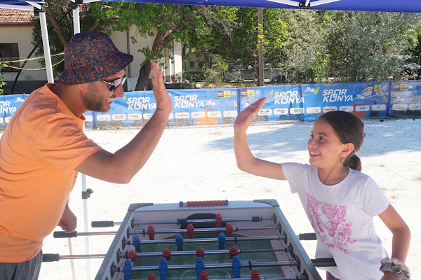 Konya Büyükşehir Belediyesi’nden ”Baba-Kız” oyun kampı