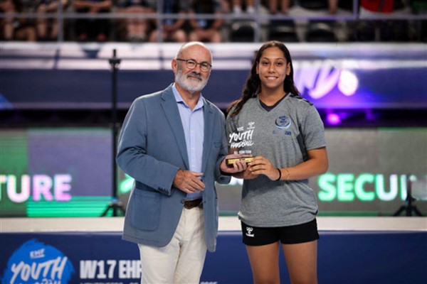 Gazel Dikme, Kadınlar 17 Avrupa Hentbol Şampiyonası’nda gol kraliçesi oldu