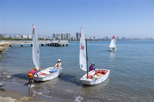Babil Su Sporları Merkezi’nde ücretsiz yelken kursu veriliyor