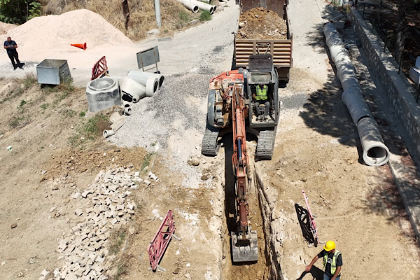 Gemlik’te altyapı çalışmaları sürüyor