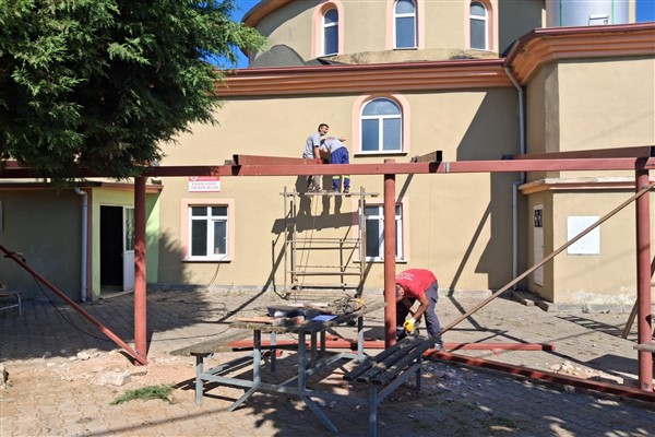 İzmit Belediyesi’nden Bağlıca Mahallesi Toramanlar Cami’ne sundurma