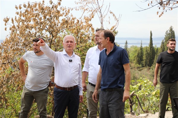 Başkan Çalık’tan yangında ahırı ve ekipmanları zarar gören Akkuş’a ziyaret