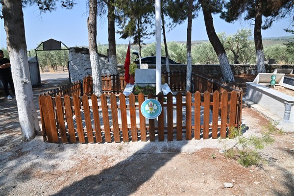 Manisa Büyükşehir Belediyesi, şehit kabirlerini yeniliyor