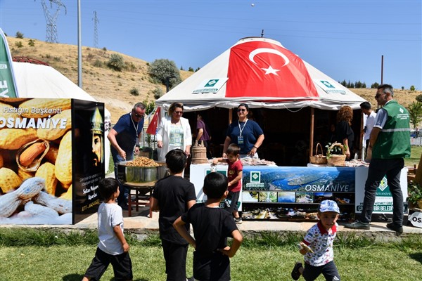 Osmaniye Belediyesi, Recep Tayyip Erdoğan Millet Bahçesi’nde tanıtım otağı kurdu