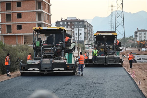 Antalya Büyükşehir ve Kepez Belediyesi iş birliğiyle asfalt çalışması