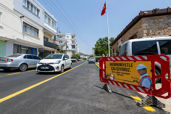Aydıncık’ta yollar yenilendi