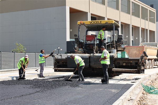 Balkan Mahallesi’nde yollar asfaltlanıyor