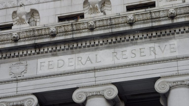 KÜRESEL EKONOMİ – Fed gümrük vergileri, enflasyon ve işgücü piyasası konusunda endişeli