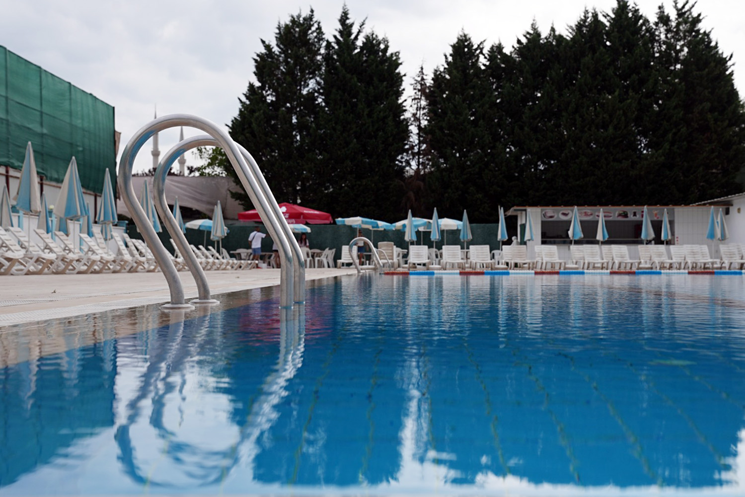 Çiçek Yüzme Havuzu hizmete açıldı