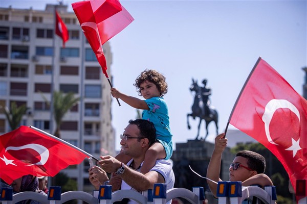 İzmirliler 30 Ağustos Zafer Bayramı’nı coşkuyla kutladı
