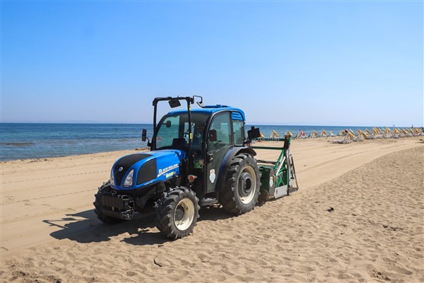 Yalova Belediyesi’nden Tigem Plajı’na temizlik çalışması