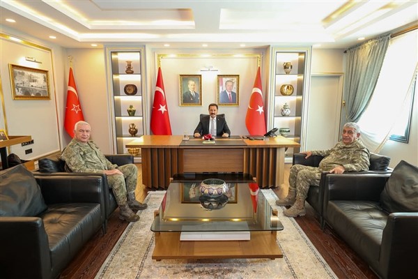 Hatay Valisi Masatlı, Tümgeneral Kalın ile görüştü