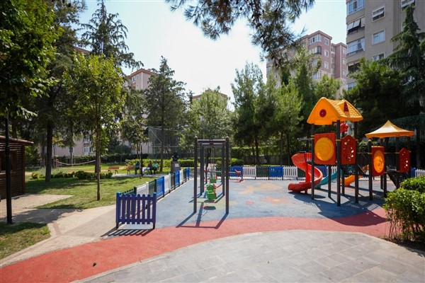 Cemal Süreya Parkı baştan aşağı yenilendi