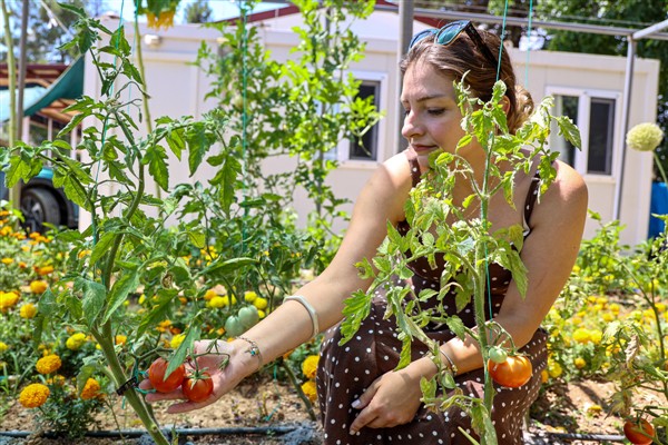Antalya Büyükşehir Belediyesi’nden kadınlara üretim desteği