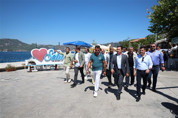 Başkan Aras, Marmaris’te vatandaşlarla bir araya geldi