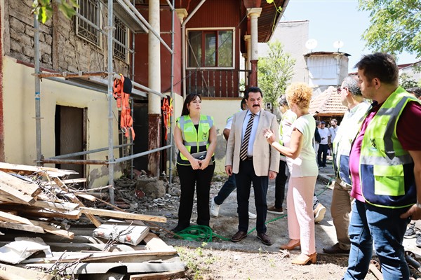 Tarihi Konak, Pamukkale Belediyesi tarafından restore ediliyor