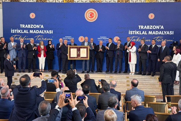 Genç: Bu madalya tüm milletimizin kahramanlıklarının tescilidir