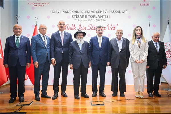 Alevi İnanç Önderleri ve Cemevi Başkanları İstişare Toplantısı yapıldı