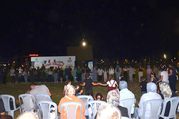 “Sanat Sokak’ta” konseri  100. Yıl Parkı’nda gerçekleşti