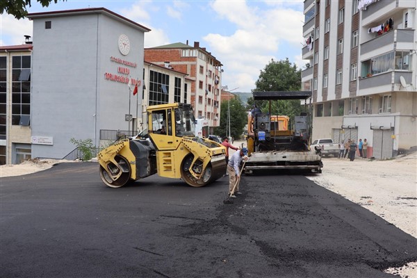 Ordu Büyükşehir Belediyesi’nden Kumru’da sıcak asfalt çalışması