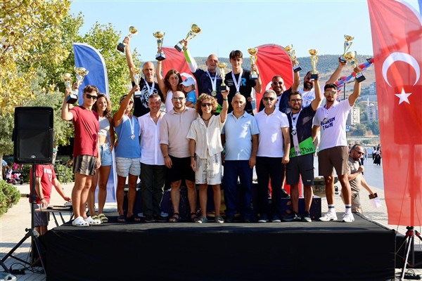 Gemlik’te bayram coşkusu su sporlarıyla taçlandı
