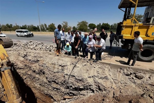 Eş Başkan Sayılğan, su hattı arızası sonrası çalışmaları inceledi
