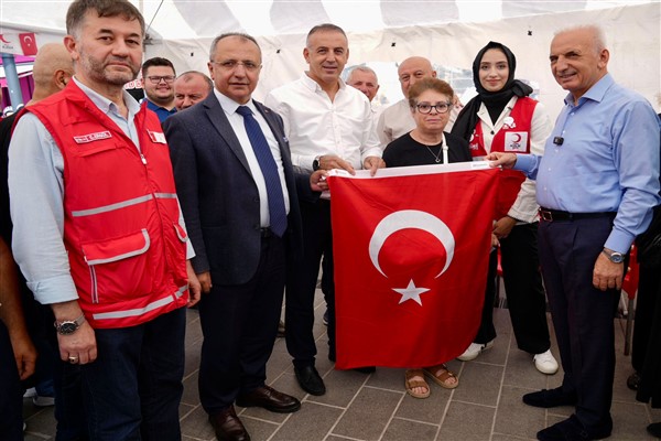 Ümraniye’nin dört bir yanında kan bağışı seferberliği başlatıldı