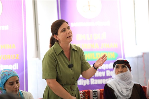 Eş Başkan Bucak: Kadına şiddeti göz ardı edemeyiz