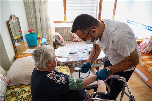 Antalya Evde Sağlık Hizmetleri 8 ayda 10 bin 665 hastaya ulaştı