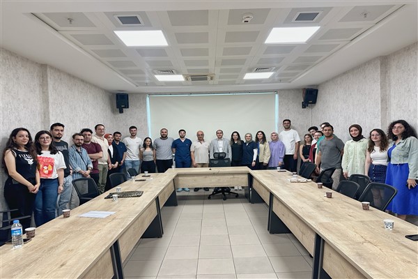 Demiral’dan TUS kazanan hekimlere teşekkür ve başarı dileği